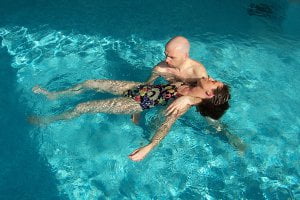 Acquore il massaggio in acqua calda